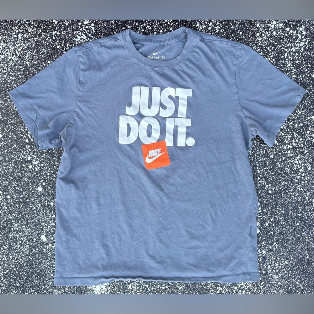 The NIKE Tee Retro ‘Just Do It’ Graphic T-Shirt Size Large